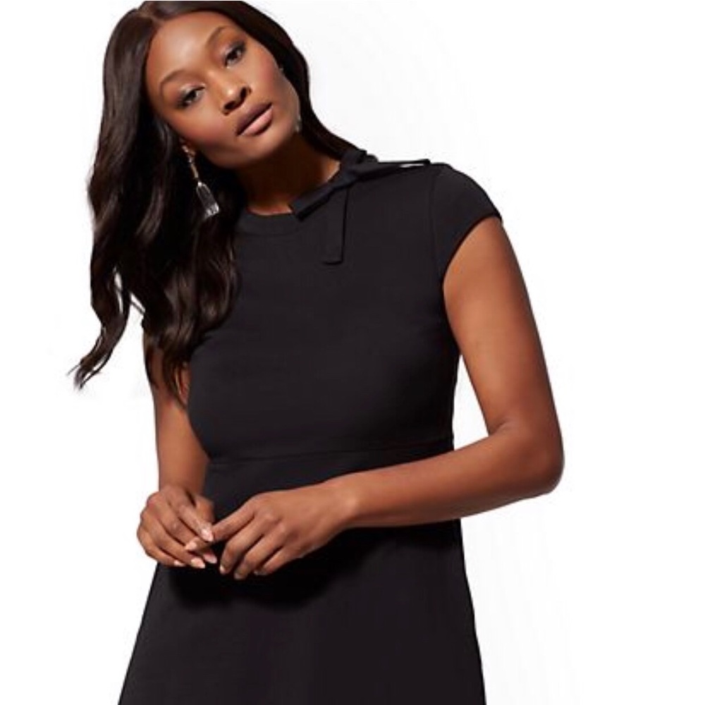 Little Black dress with pockets 🙌🏼 fit n flare